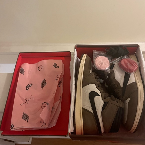 Travis Scott Jordan 1 Mocha